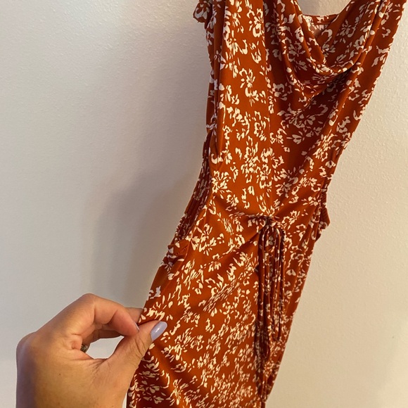 Dress - Picture 2 of 4